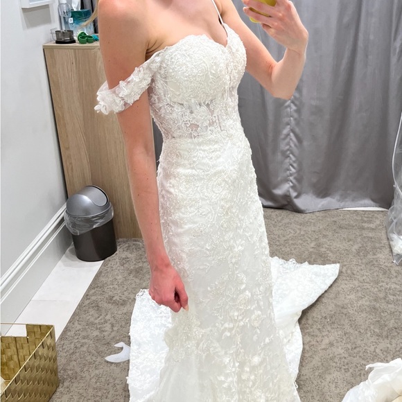 Kleinfeld Martina Liana Bridal Gown - Picture 14 of 15